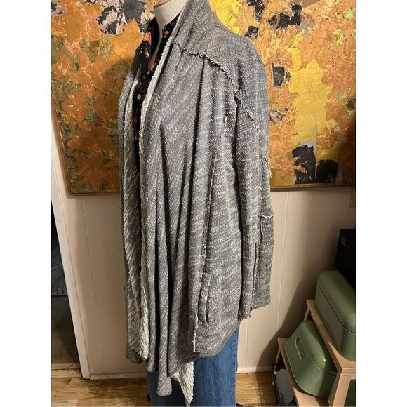 Free People Boho In The Loop Grey and Cream Water Fall Zip Sleeve Oversized Card - Picture 7 of 11